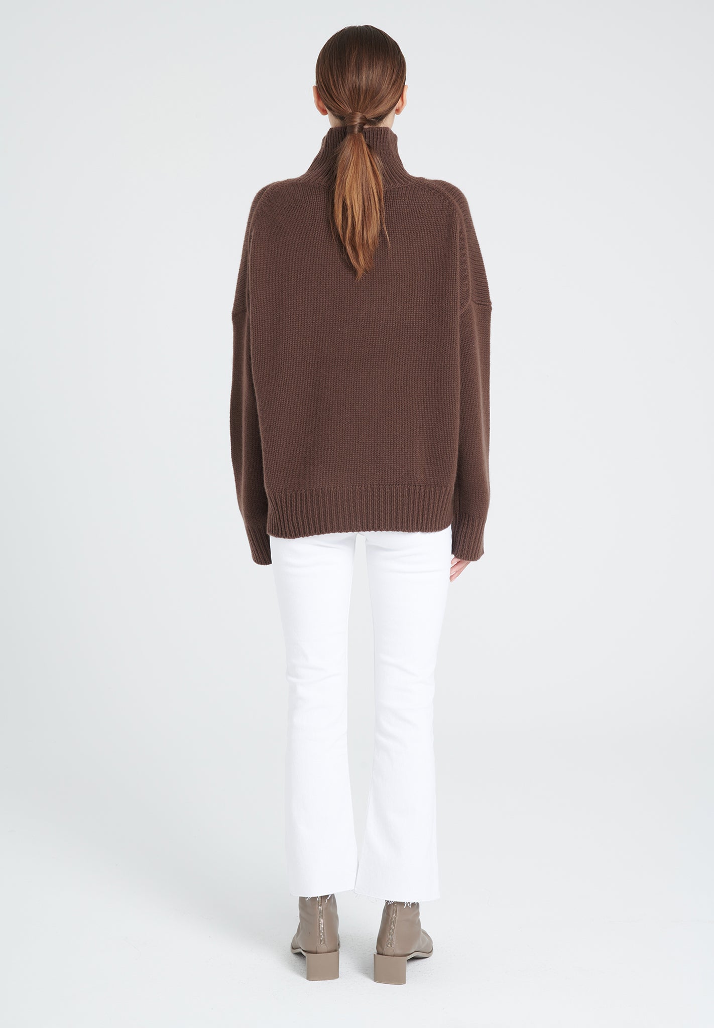 Women's 10-ply cashmere turtleneck sweater in brown - ZAYA 3