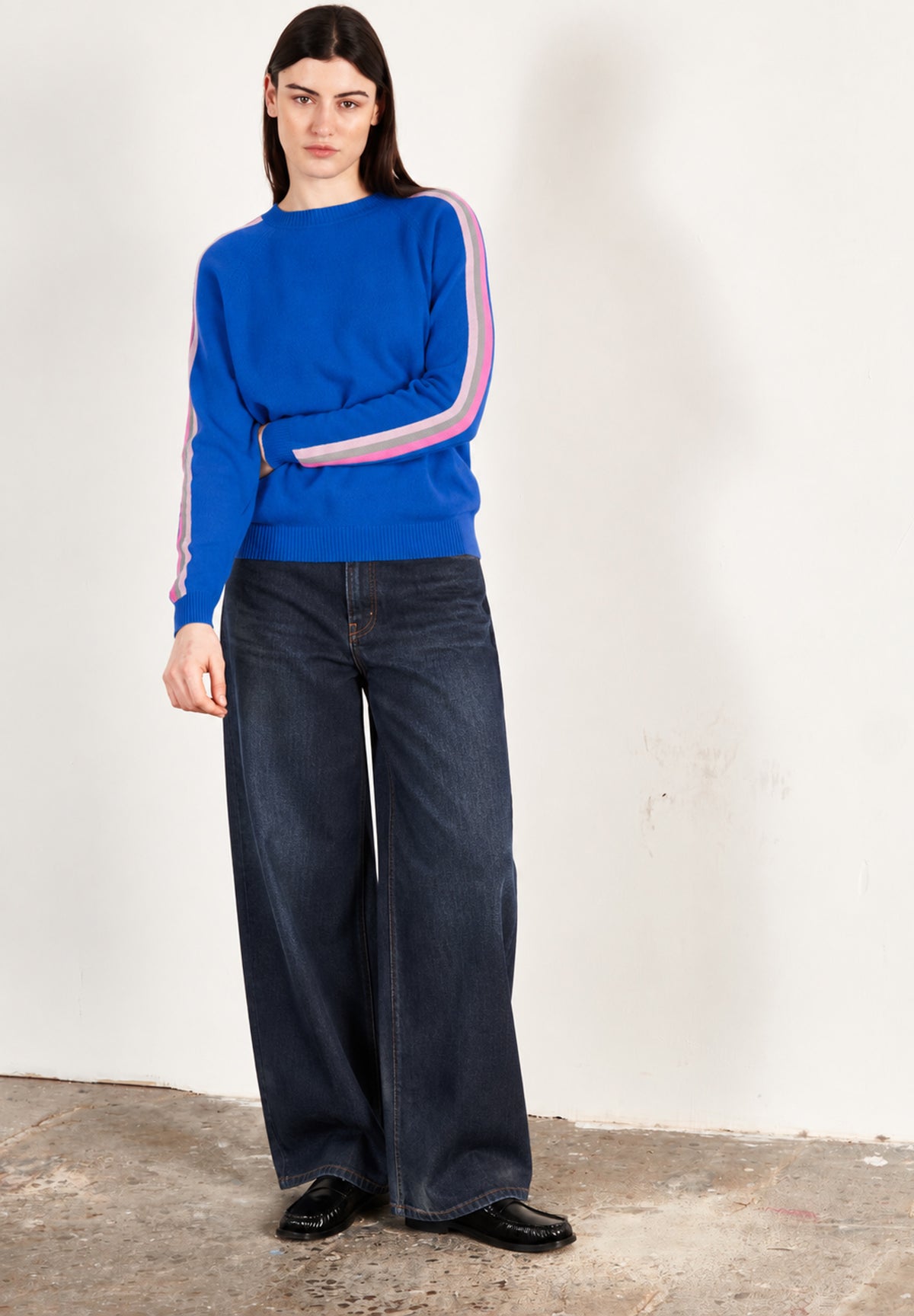 Pull col rond femme en cachemire bleu pétrole & bande multicolore - ZAYA 19