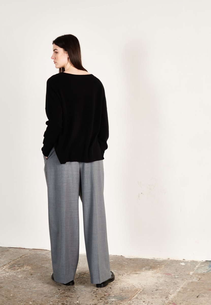 Pull col V cachemire noir femme - HANA 1 - Studio cashmere8