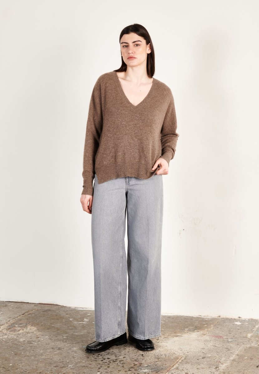 Pull col V cachemire taupe femme - RIA 3 - Studio cashmere8