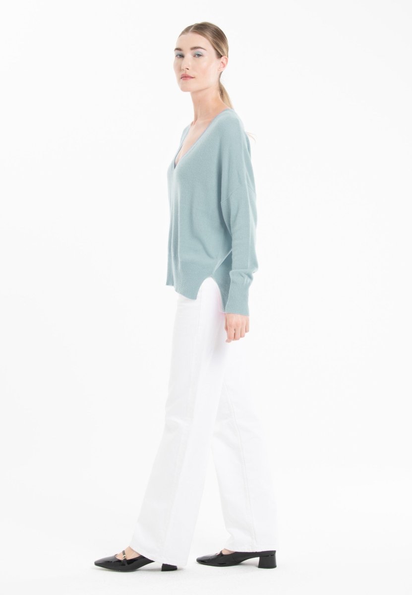 Pull col V cachemire vert d'eau femme - RIA 3 - Studio cashmere8