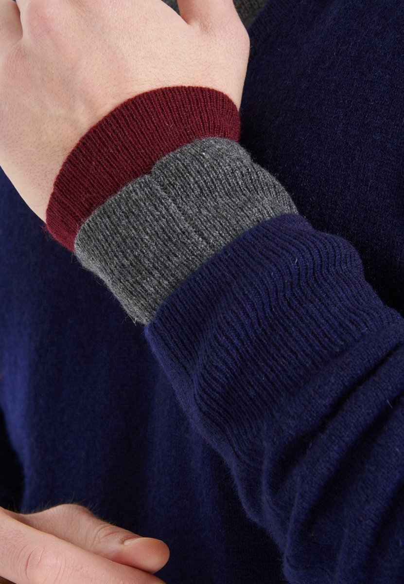 Pull col V homme en cachemire bleu nuit - LUKE 1