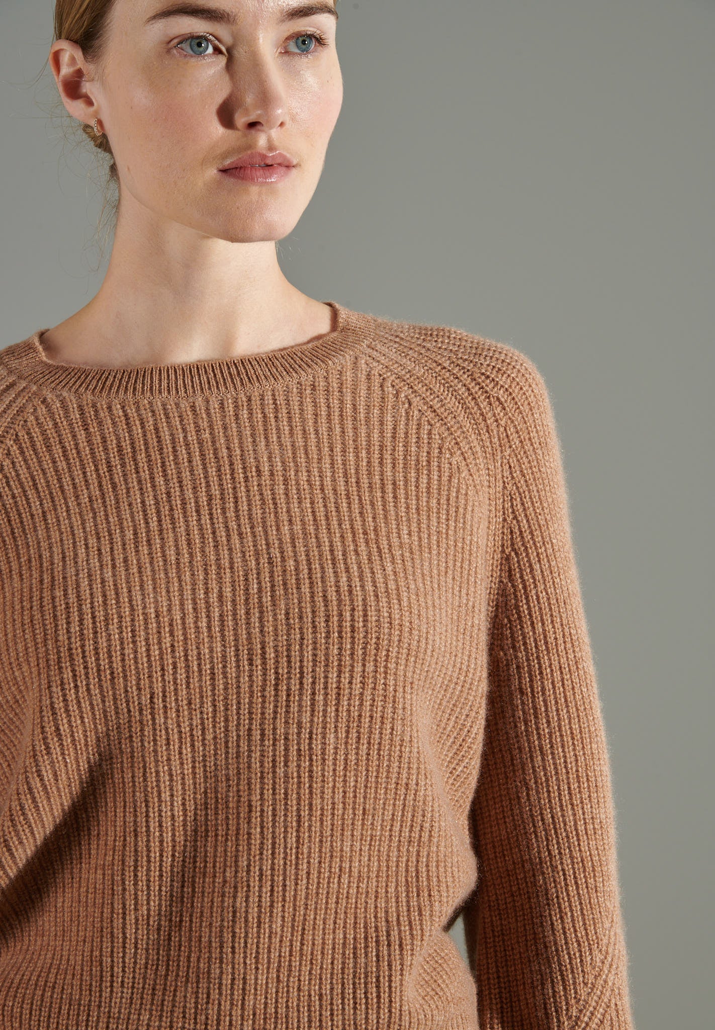 NAMI 6 Pull col rond manches raglan 4 fils en cachemire camel