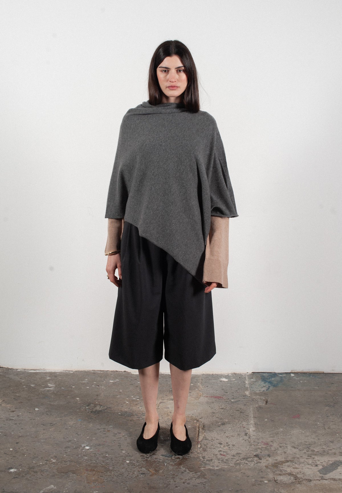 Poncho femme en cachemire gris anthracite - LILLY 9