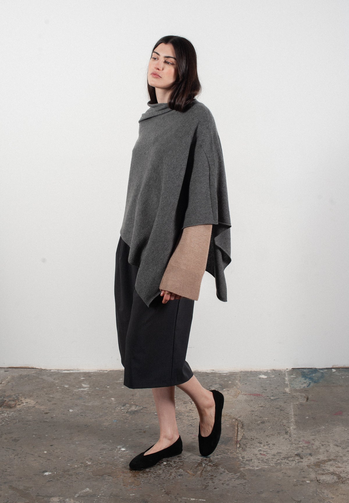 Poncho femme en cachemire gris anthracite - LILLY 9