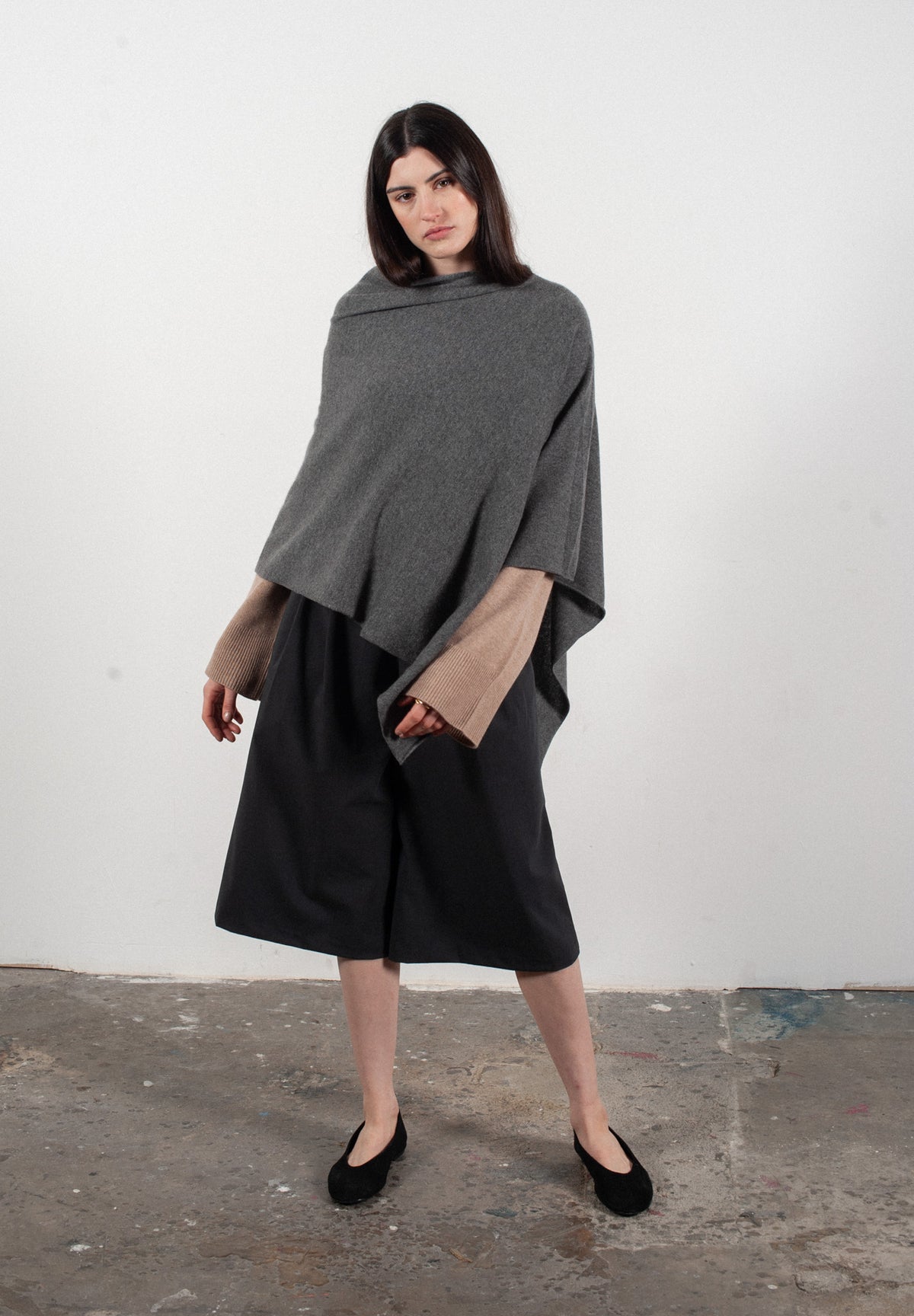 Poncho femme en cachemire gris anthracite - LILLY 9