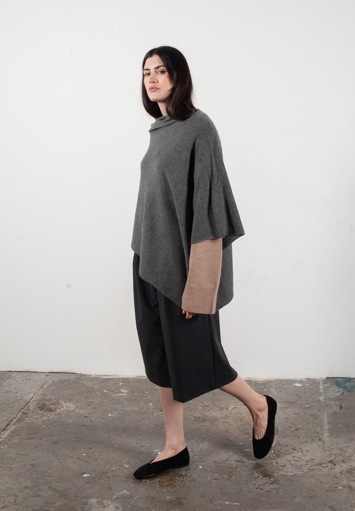 Poncho femme en cachemire gris anthracite - LILLY 9