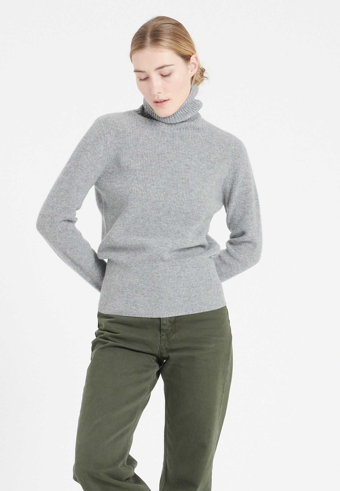 Women's light gray cashmere turtleneck sweater - LILLY 21