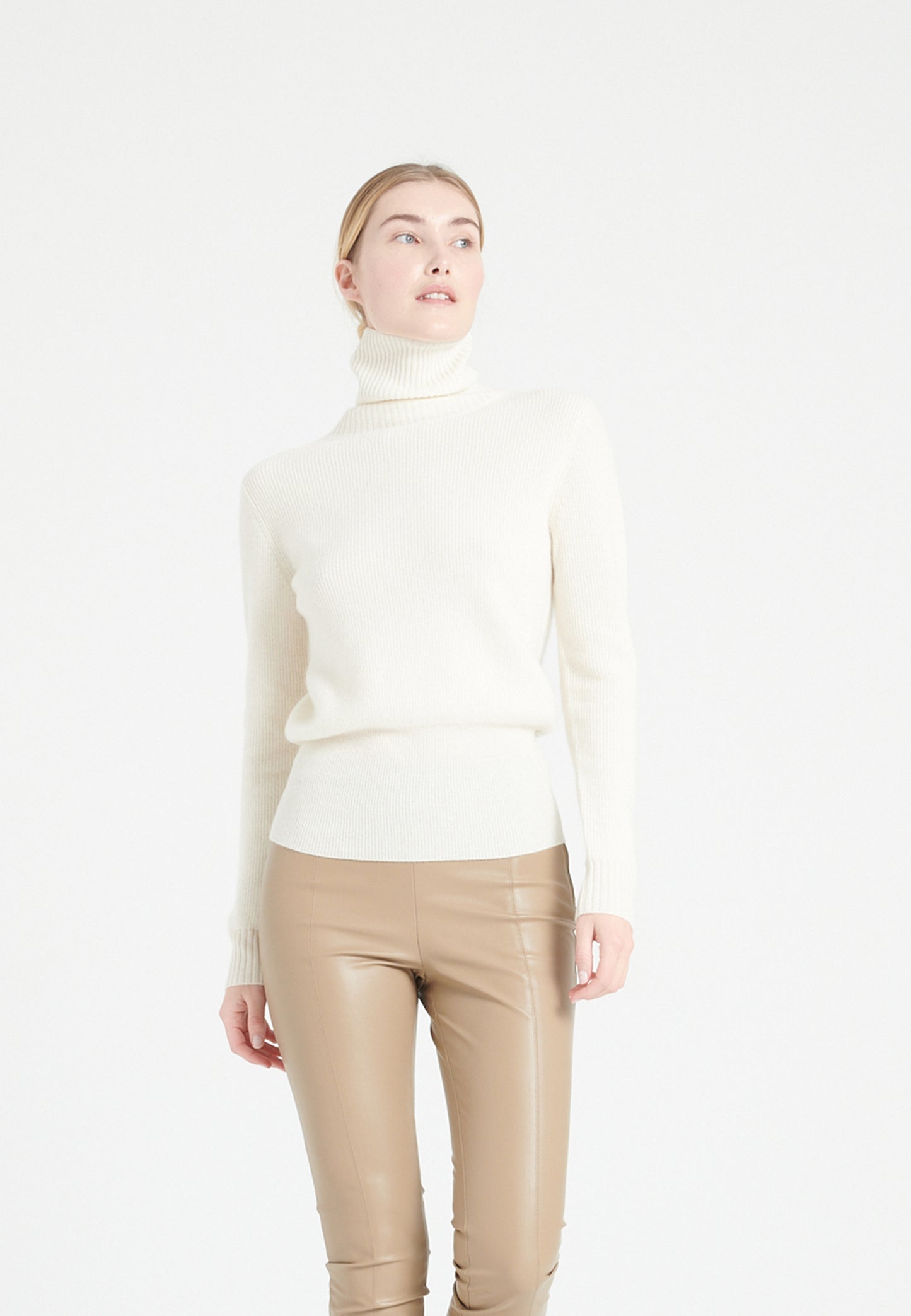 Women's ecru cashmere turtleneck sweater - LILLY 21