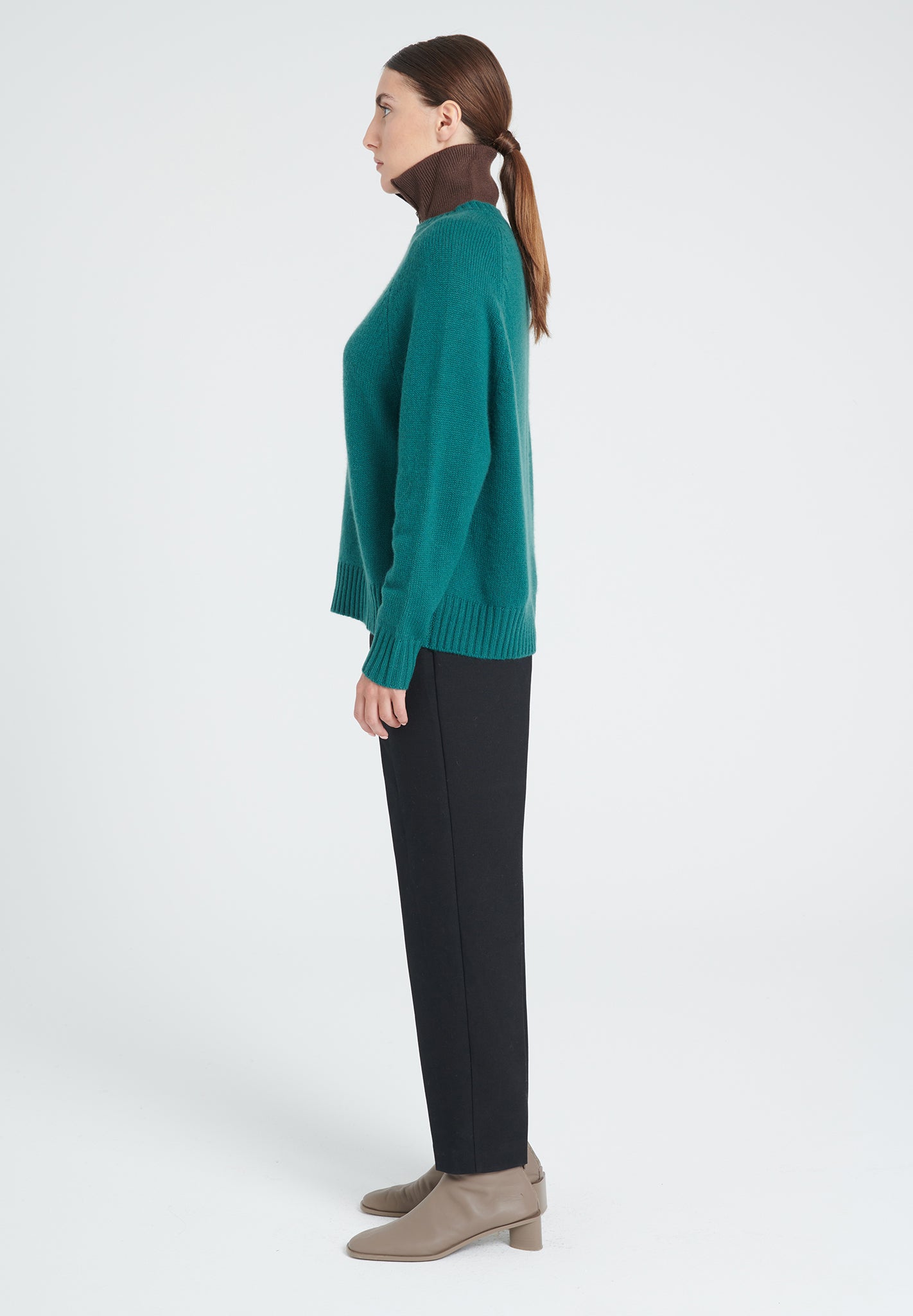 ZAYA 7 Round neck sweater with raglan sleeves in dark green 6-thread cashmere