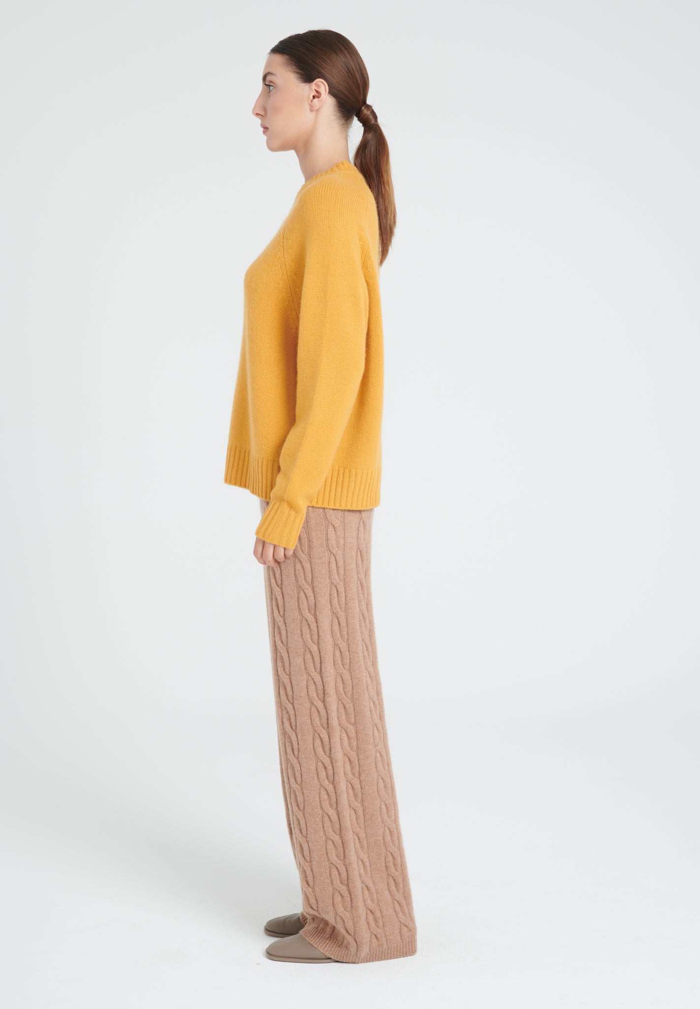 ZAYA 7 Round neck sweater with raglan sleeves in mustard yellow 6-thread cashmere