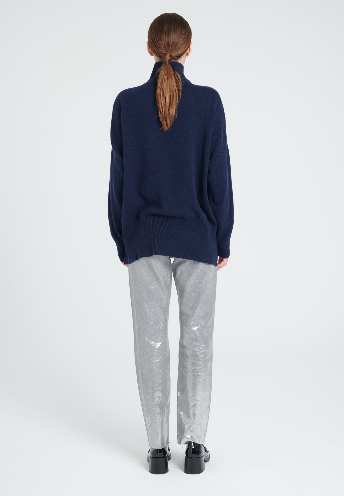 ZAYA 13 Oversized high neck sweater in navy blue cashmere