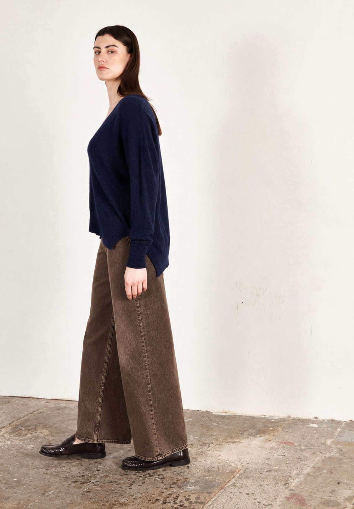 Pull col V femme en cachemire bleu marine - RIA 3