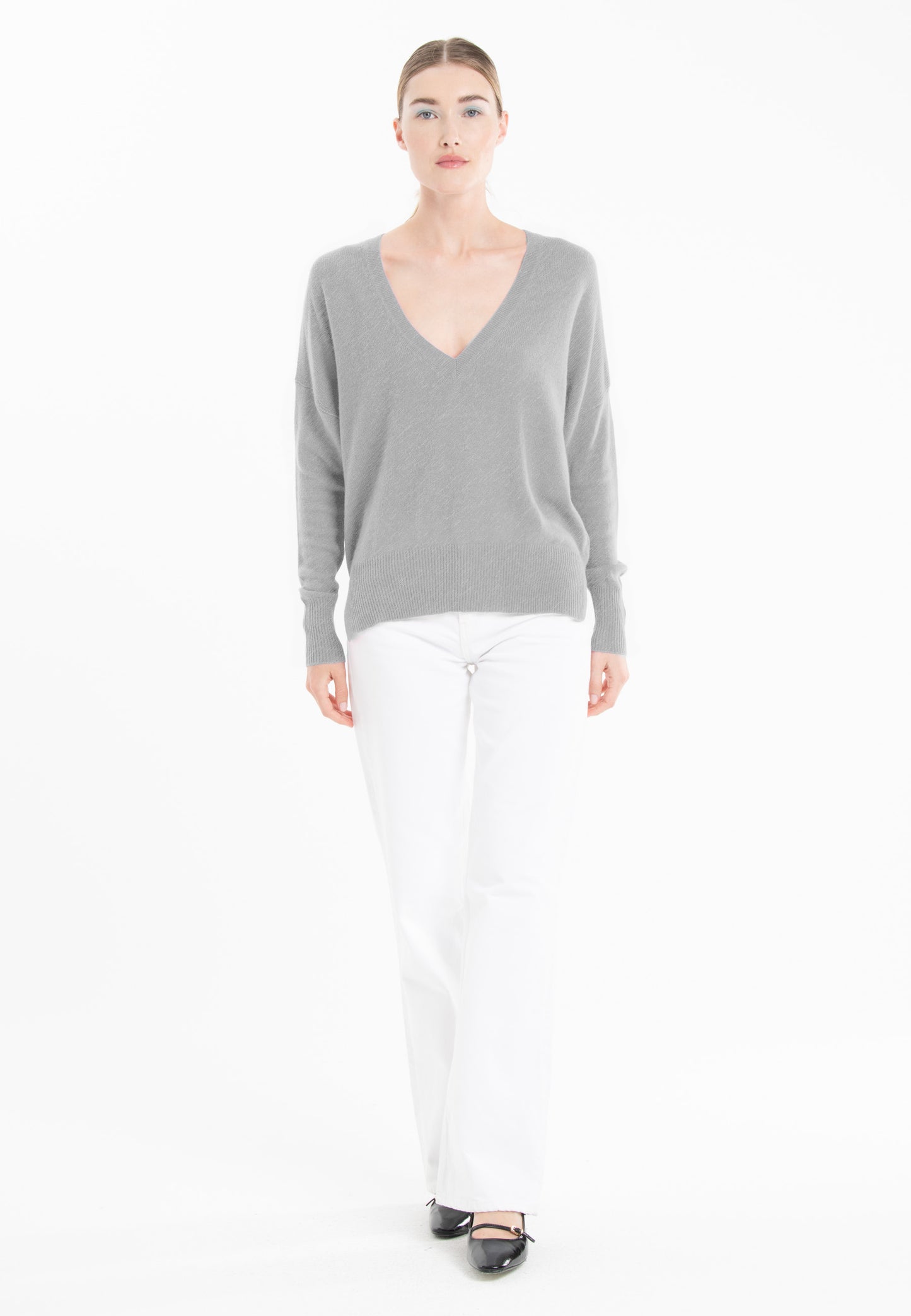 Pull col V femme en cachemire gris clair - RIA 3