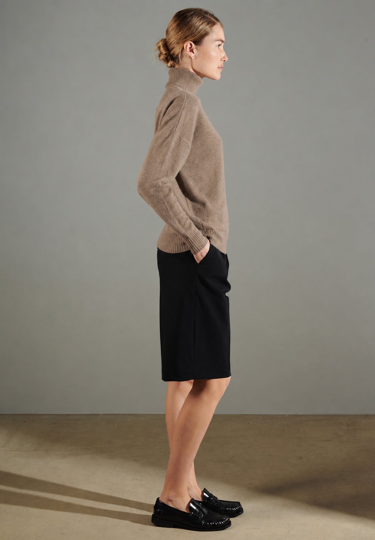 Pull col roulé femme en cachemire beige foncé - NAMI 7