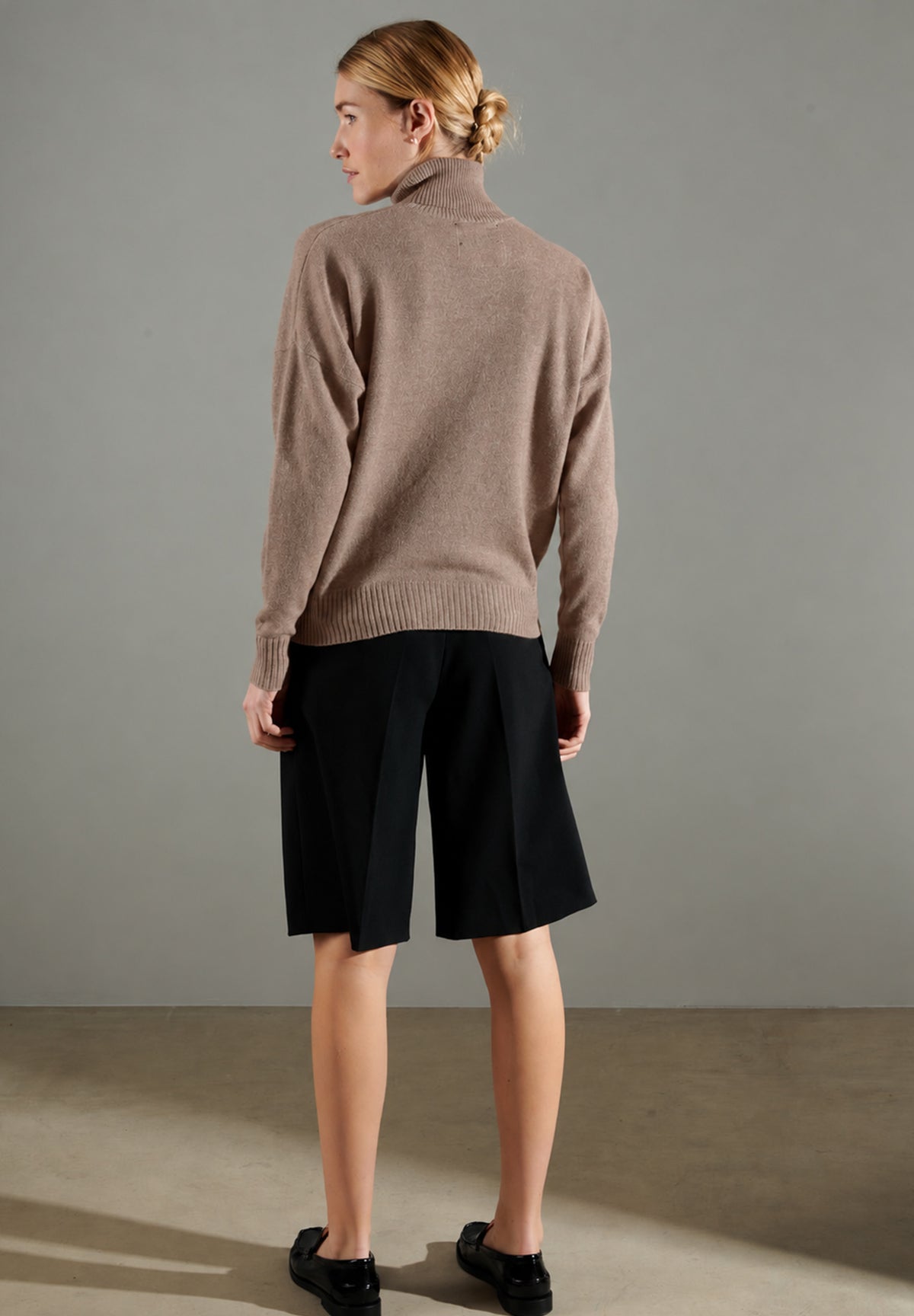 Pull col roulé femme en cachemire beige foncé - NAMI 7