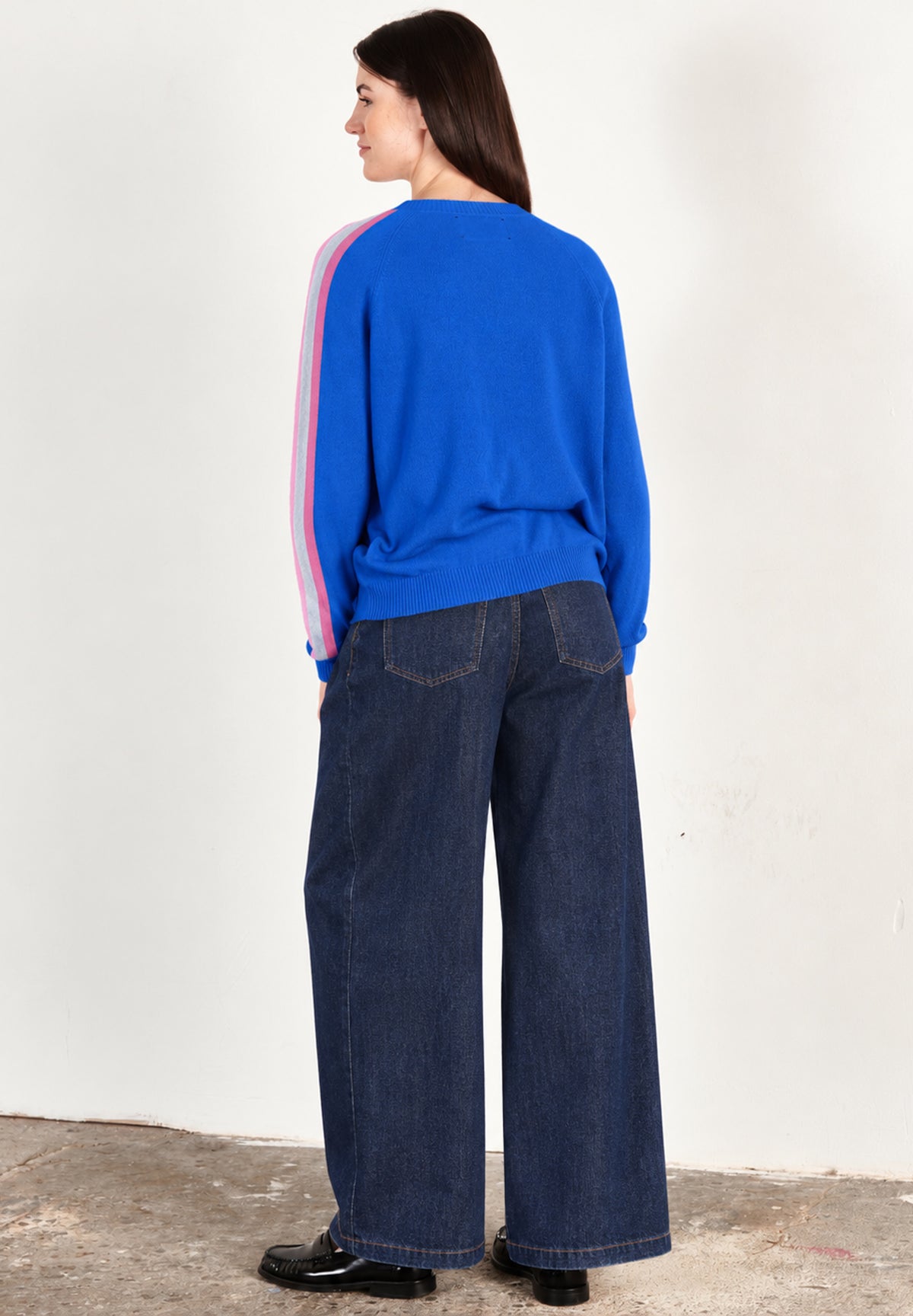 Pull col rond femme en cachemire bleu pétrole & bande multicolore - ZAYA 19