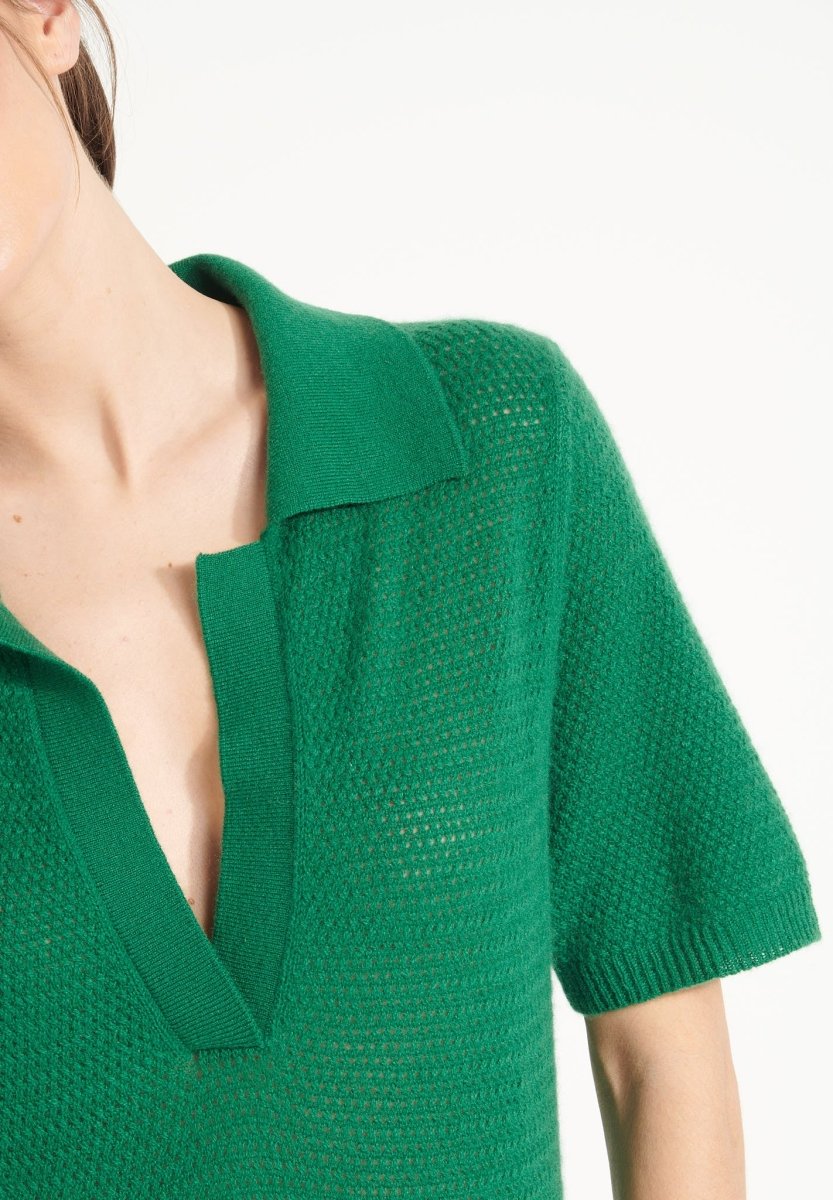 AVA 18 Longue robe col polo en cachemire à maille pointelle vert émeraude - Studio cashmere8