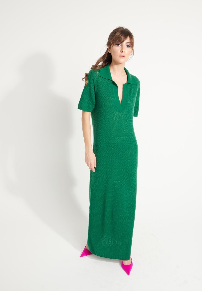 AVA 18 Longue robe col polo en cachemire à maille pointelle vert émeraude - Studio cashmere8