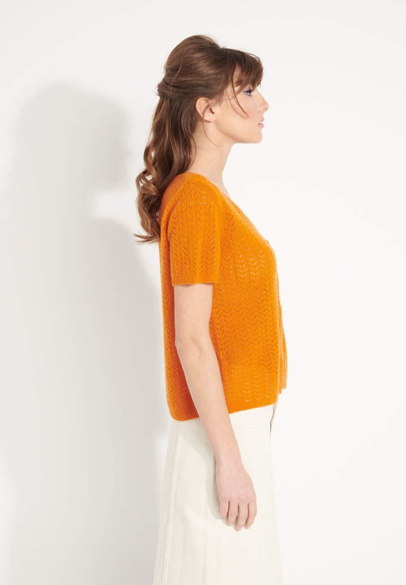 AVA 5 Cardigan court en cachemire déjaugé boutonné orange citrouille - Studio cashmere8