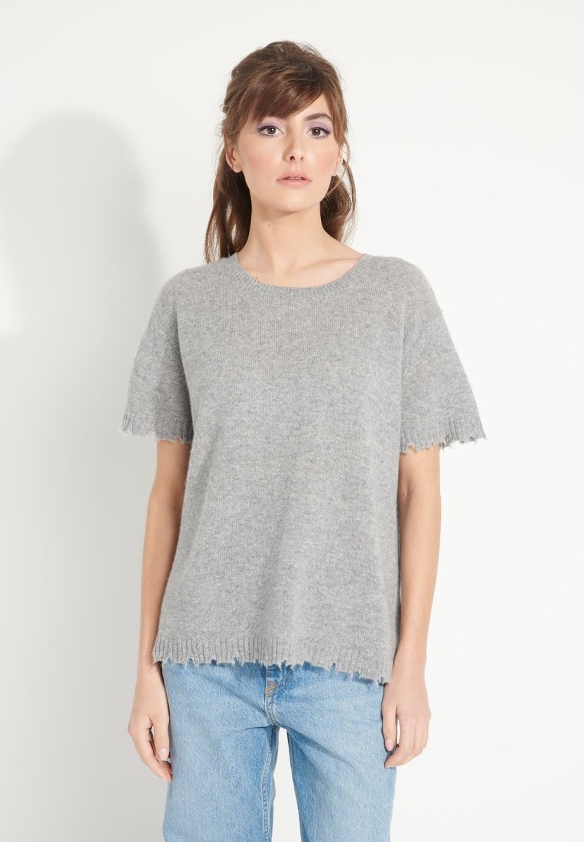 AVA 6 T shirt en cachemire déjaugé col rond manches courtes avec finitions ciselées gris clair - Studio cashmere8