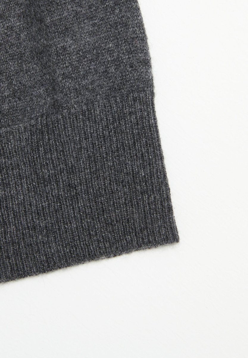 Bonnet en cachemire gris anthracite - Studio cashmere8