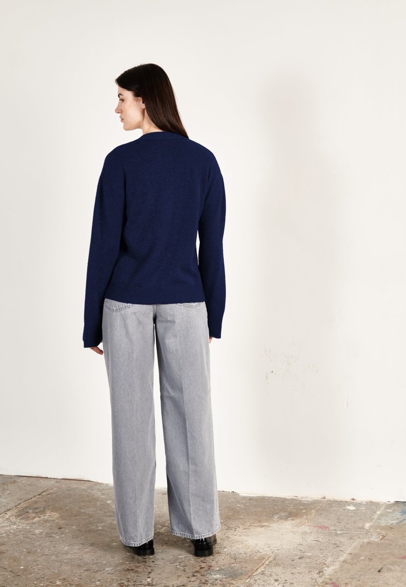 Cardigan cachemire et laine 4 fils bleu marine femme - HANA 3 - Studio cashmere8