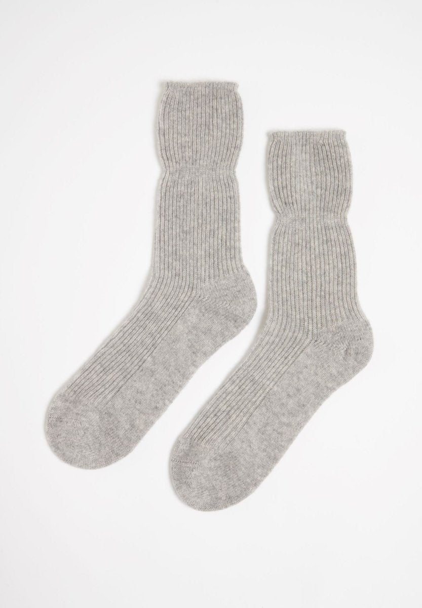 Chaussettes côtelées 4 fils gris clair - Studio cashmere8