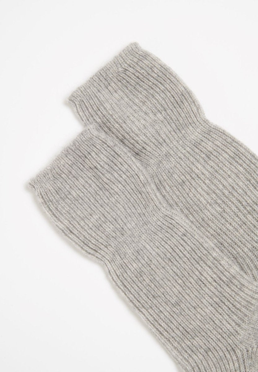 Chaussettes côtelées 4 fils gris clair - Studio cashmere8