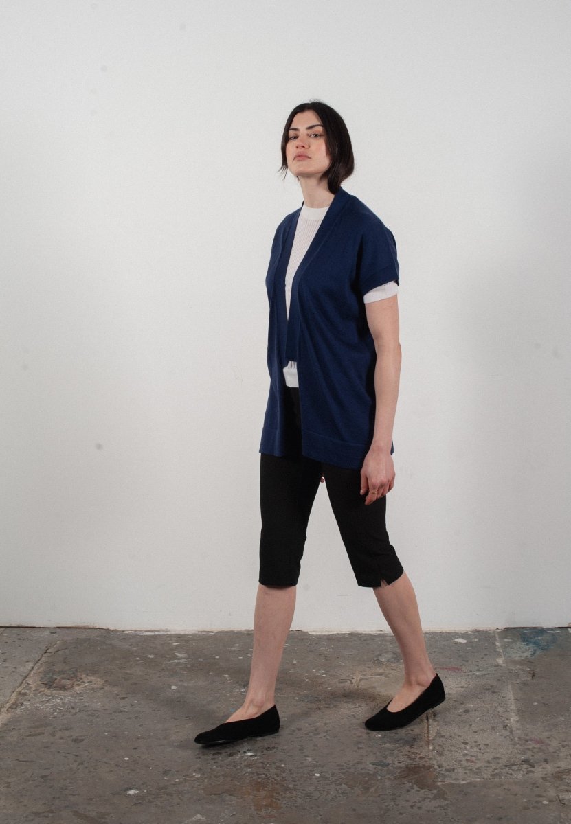 Gilet à manches courtes femme en cachemire & laine ultrafin bleu marine - KELLY 5 - Studio cashmere8