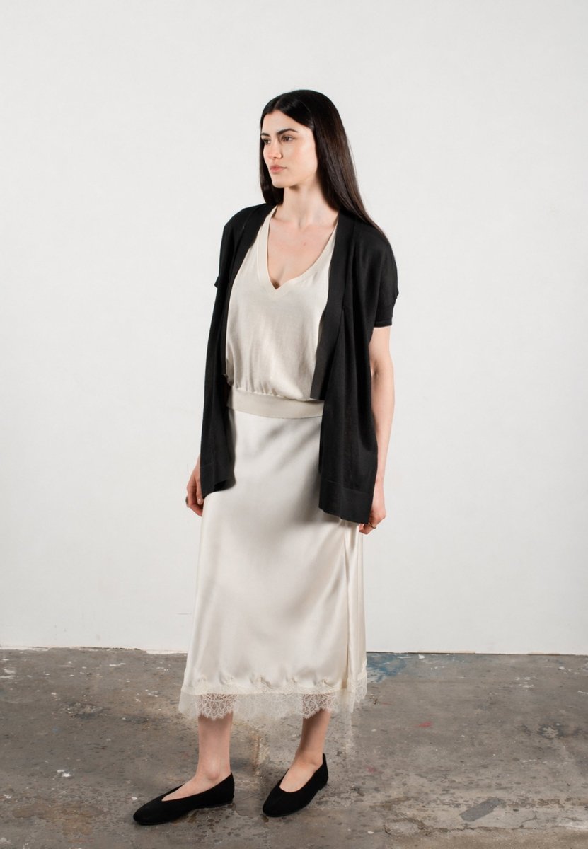 Gilet à manches courtes femme en cachemire & laine ultrafin noir - KELLY 5 - Studio cashmere8