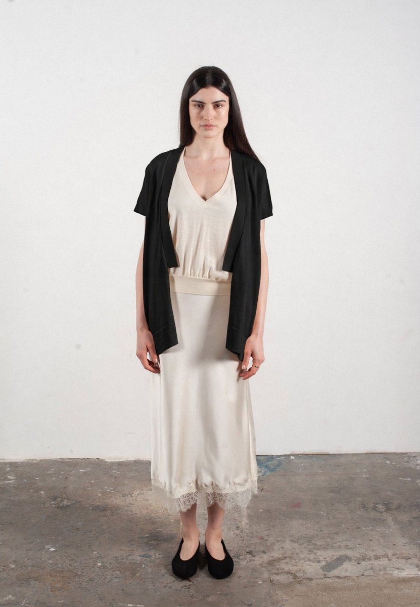 Gilet à manches courtes femme en cachemire & laine ultrafin noir - KELLY 5 - Studio cashmere8