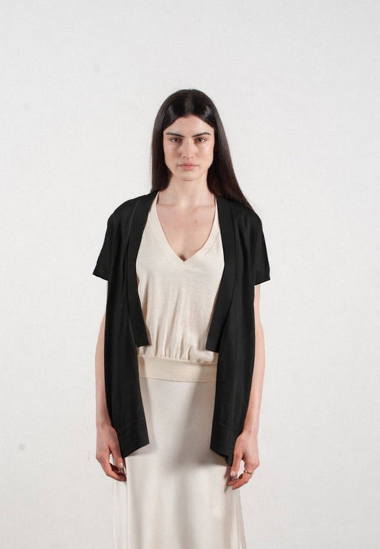 Gilet à manches courtes femme en cachemire & laine ultrafin noir - KELLY 5 - Studio cashmere8