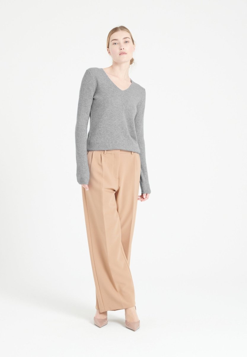 LILLY 2 Pull col V en cachemire gris clair - Studio cashmere8