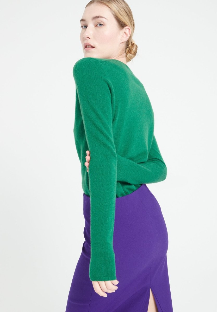 LILLY 2 Pull col V en cachemire vert émeraude - Studio cashmere8