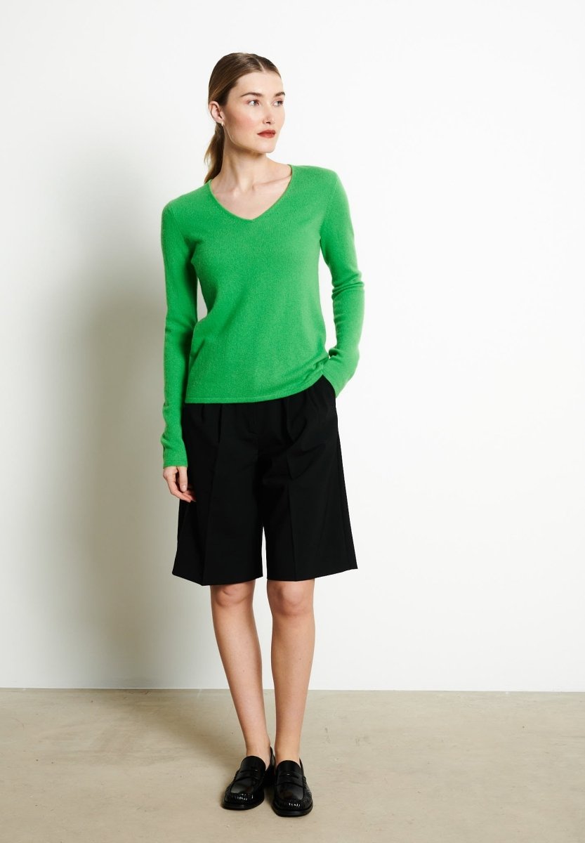 LILLY 2 Pull col V en cachemire vert pomme - Studio cashmere8