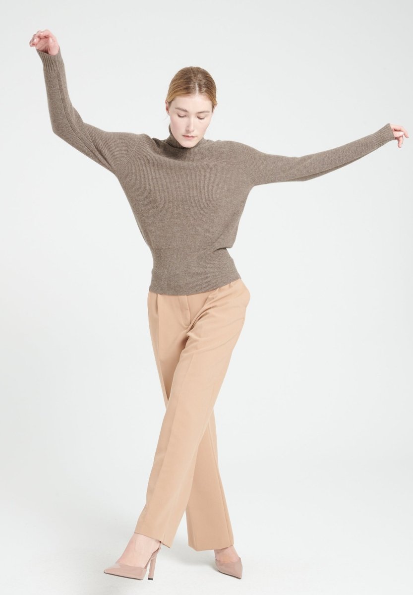 LILLY 21 Pull col roulé en cachemire à mailles côtelées taupe - Studio cashmere8