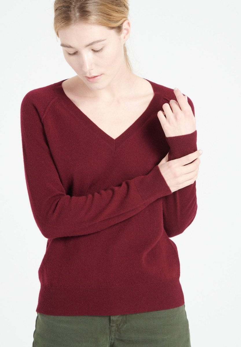 LILLY 6 Pull col V en cachemire ample rouge bordeaux - Studio cashmere8