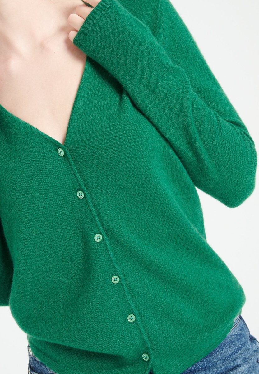 LILLY 7 Cardigan col V en cachemire cintré vert émeraude - Studio cashmere8