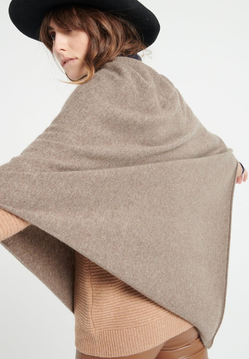 LILLY 9 Poncho col V en cachemire taupe - Studio cashmere8