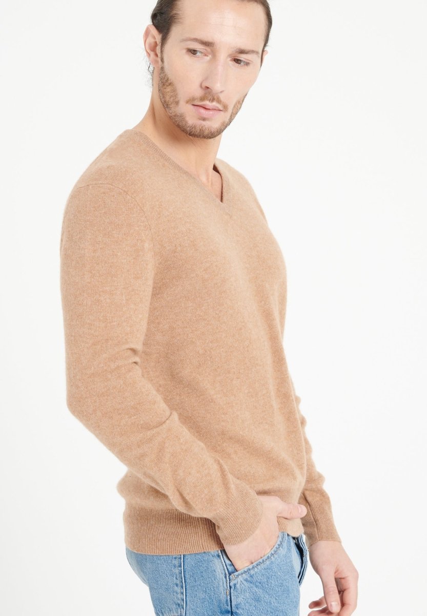 LUKE 1 Pull col V en cachemire camel - Studio cashmere8