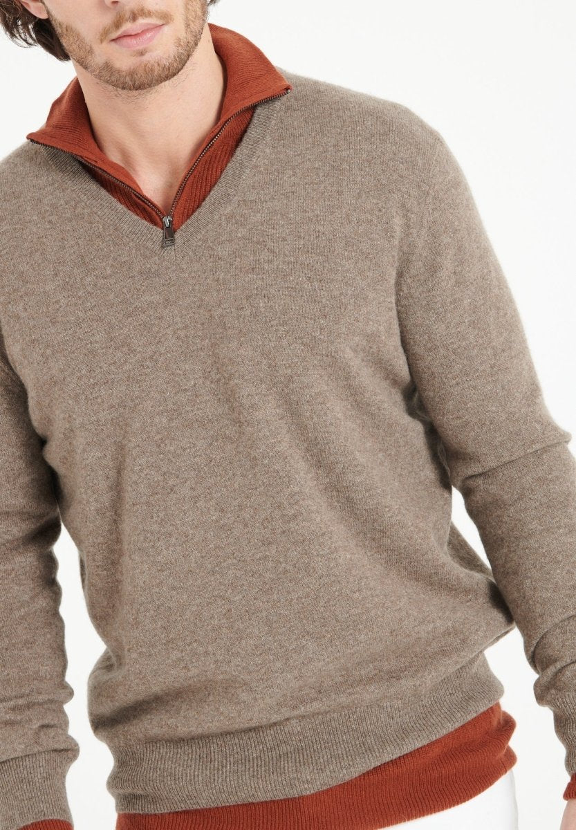 LUKE 1 Pull col V en cachemire taupe - Studio cashmere8