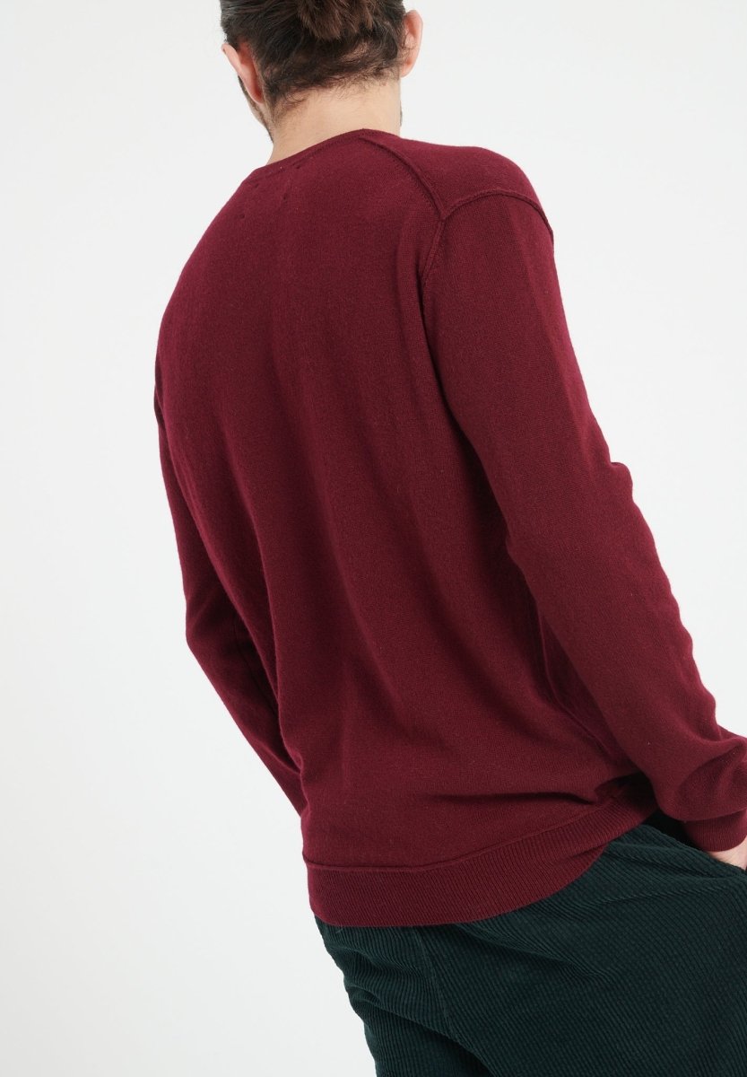 LUKE 11 Pull col V en cachemire rouge bordeaux - Studio cashmere8