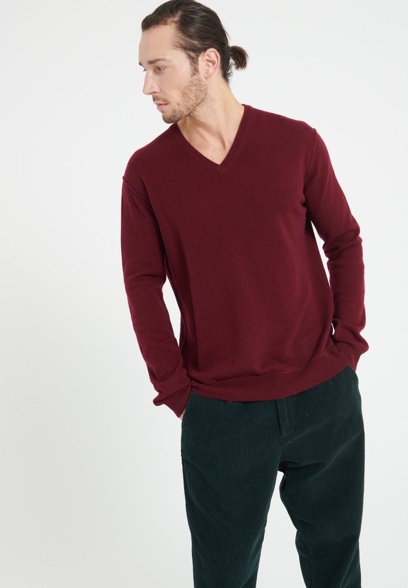 LUKE 11 Pull col V en cachemire rouge bordeaux - Studio cashmere8