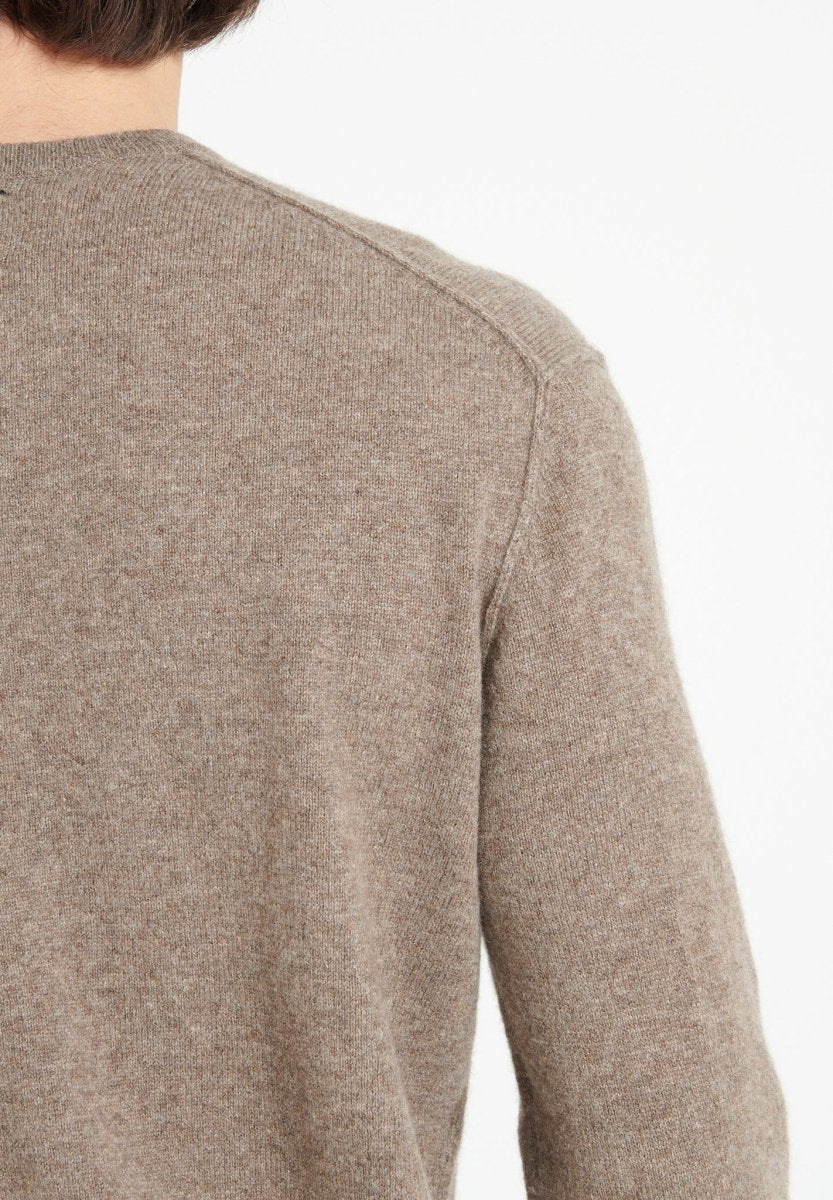 LUKE 11 Pull col V en cachemire taupe - Studio cashmere8