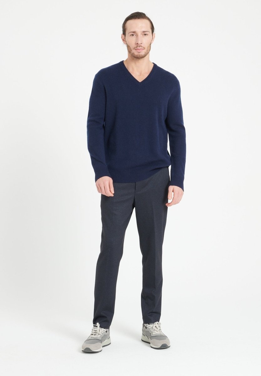 LUKE 13 Pull col V en cachemire 4 fils bleu marine - Studio cashmere8