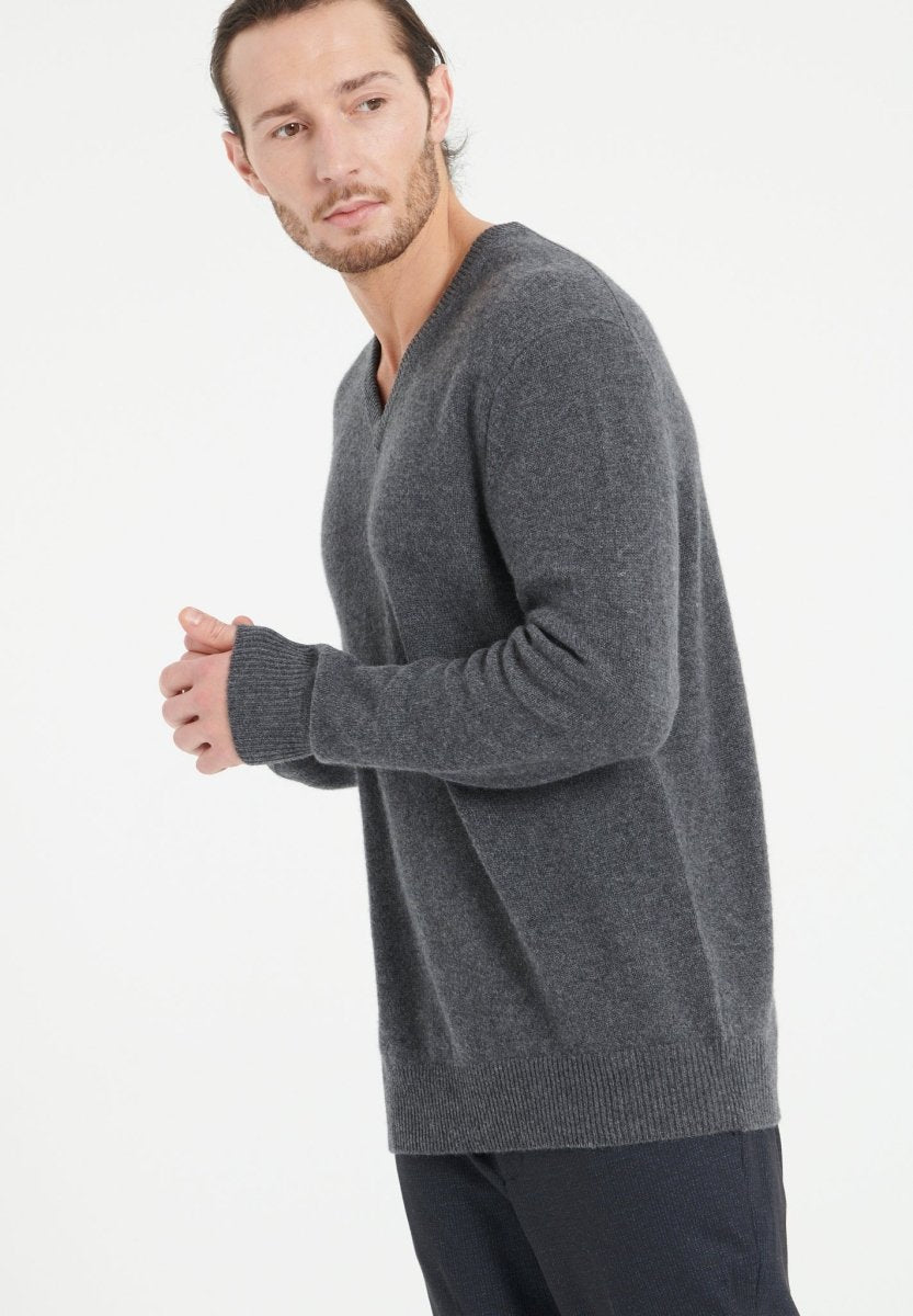 LUKE 13 Pull col V en cachemire 4 fils gris anthracite - Studio cashmere8