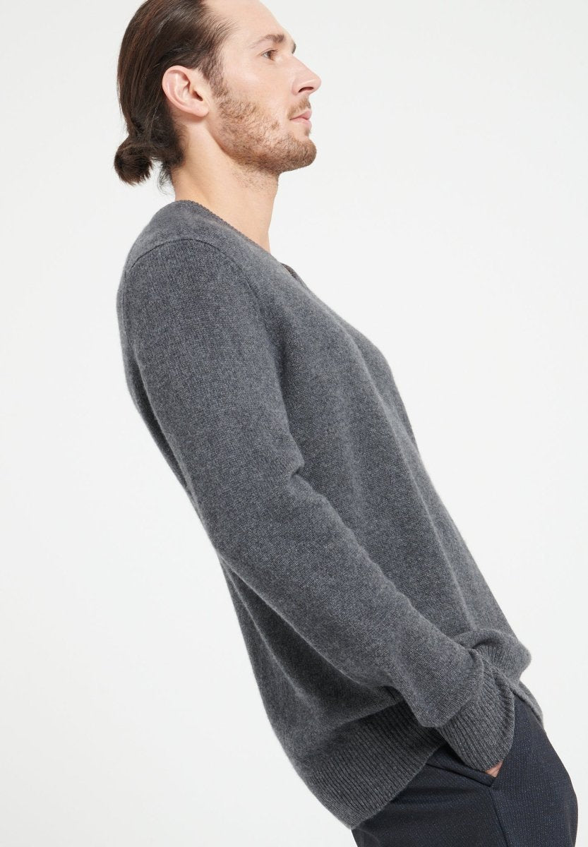 LUKE 13 Pull col V en cachemire 4 fils gris anthracite - Studio cashmere8