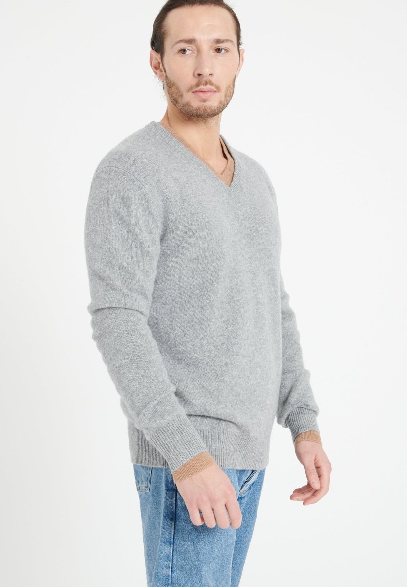 LUKE 13 Pull col V en cachemire 4 fils gris clair - Studio cashmere8