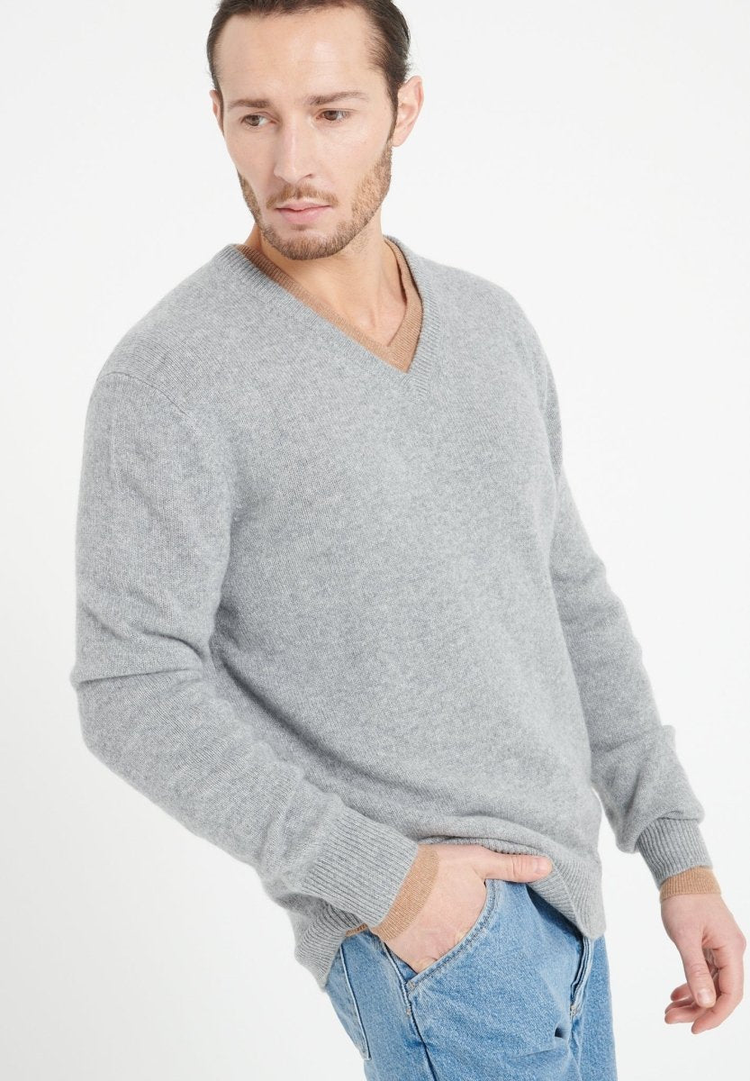 LUKE 13 Pull col V en cachemire 4 fils gris clair - Studio cashmere8